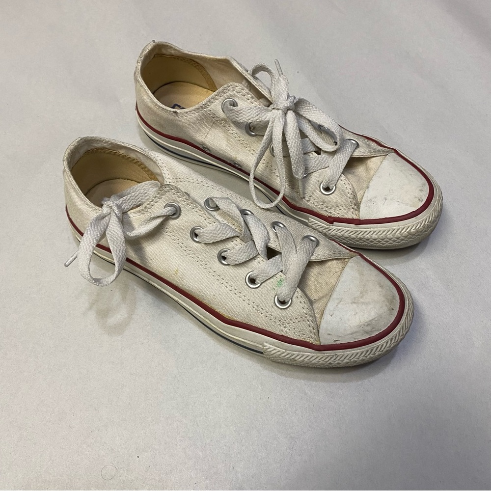Converse Women’s Chuck Taylor All Star Shoes Sneakers Size 6 Flats Gym